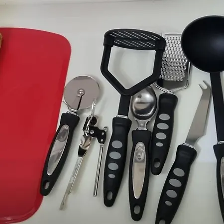 -re15cfa- For Relaxed And Cosy With Free Parking Gasthuis Leeds (West Yorkshire)