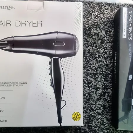 -re15cfa- For Relaxed And Cosy With Free Parking