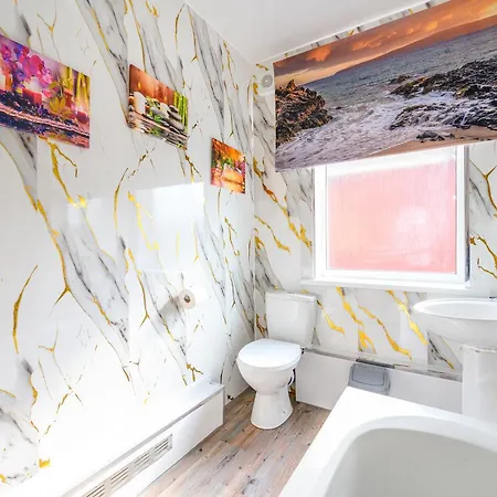 Gasthuis -re15cfa- For Relaxed And Cosy With Free Parking Leeds (West Yorkshire)