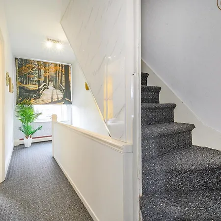 -re15cfa- For Relaxed And Cosy With Free Parking *