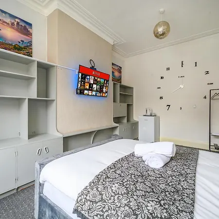 Gasthof Re15Cf - Comfortable Shared Bedroom In Beeston