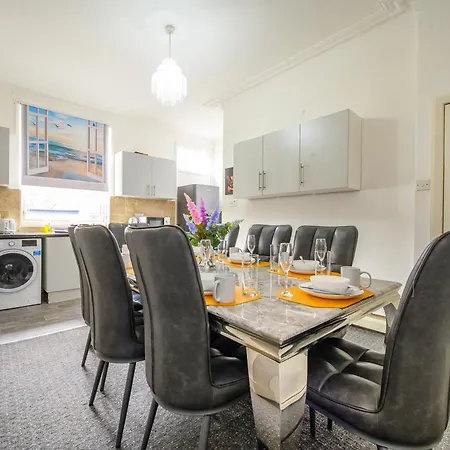 Gasthof Re15Cf - Comfortable Shared Bedroom In Beeston *