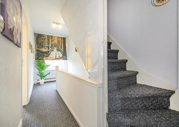 -re15cfa- For Relaxed And Cosy With Free Parking *