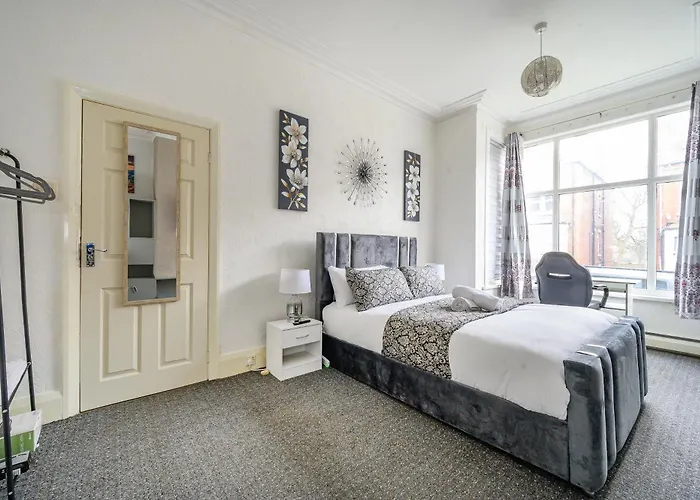 -re15cfa- For Relaxed And Cosy With Free Parking * Лидс