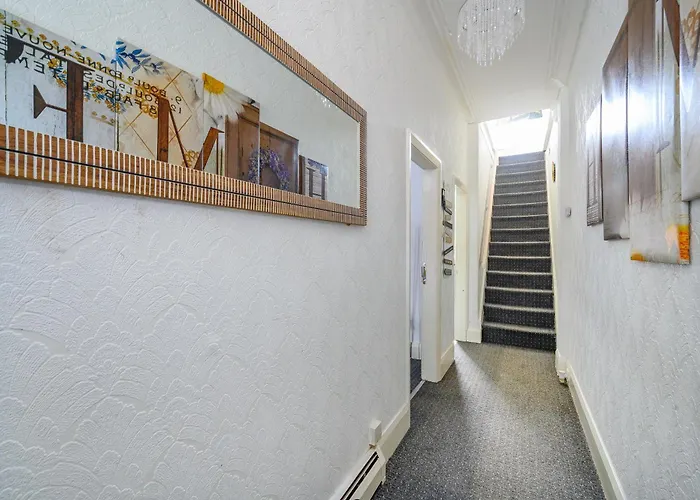 -re15cfa- For Relaxed And Cosy With Free Parking