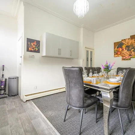 -re15cfa- For Relaxed And Cosy With Free Parking 利兹
