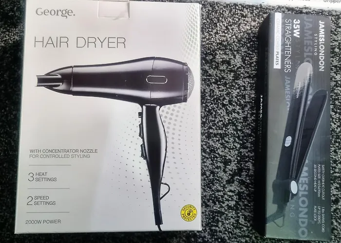 -re15cfa- For Relaxed And Cosy With Free Parking